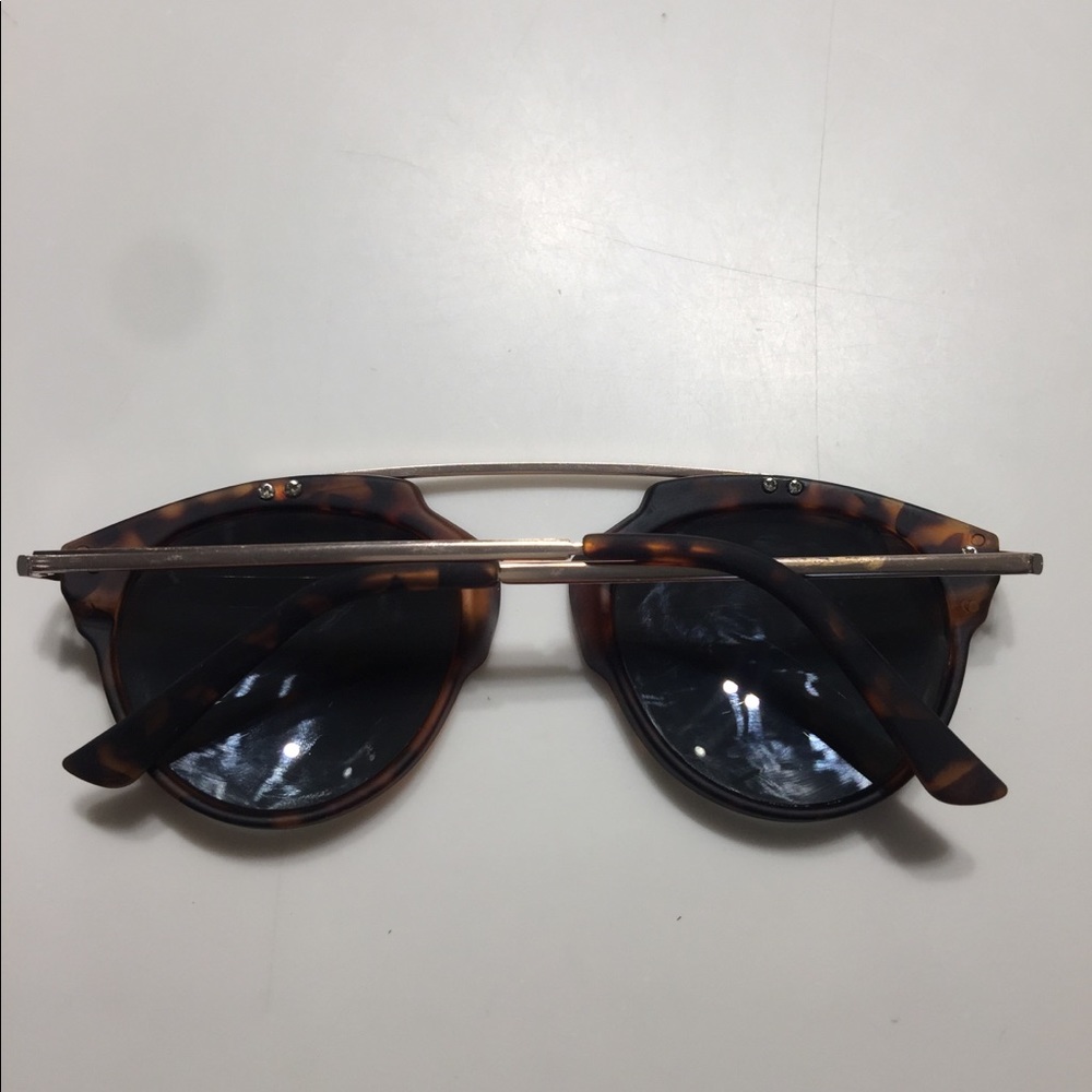 Tortoise Sunglasses - Picture 4 of 4